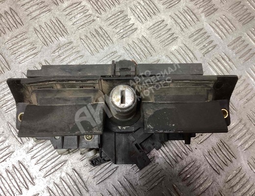 Ручка крышки багажника Audi A6 Allroad C5 (4BH) 2000-2005  Audi A6 Allroad A6 Allroad C5 (4BH) 2000-2005