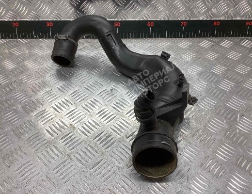 Патрубок впускного коллектора Volkswagen Golf IV (1J) 1997-2004  Volkswagen Golf Golf IV (1J) 1997-2004