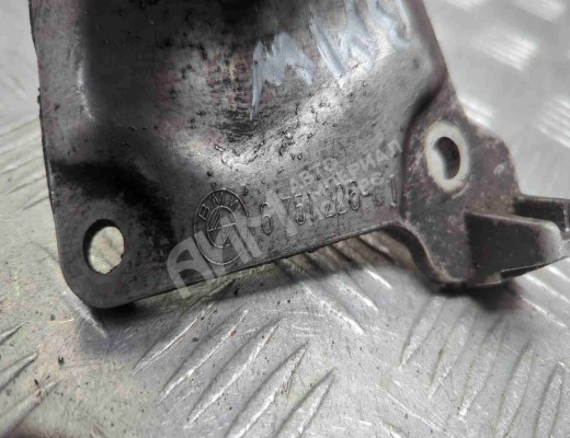 Кронштейн двигателя BMW 5-Series (E39) 1995-2000  BMW 5-Series 5-Series (E39) 1995-2000