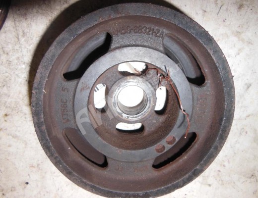 Шкив коленвала Ford Focus II 2005-2008  Ford Focus Focus II 2005-2008