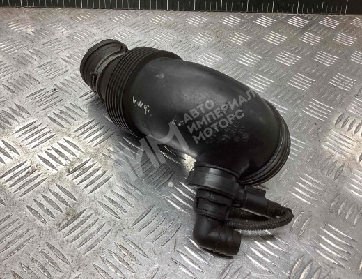 Патрубок впускного коллектора Volkswagen Touareg I (7L) 2002-2006  Volkswagen Touareg Touareg I (7L) 2002-2006