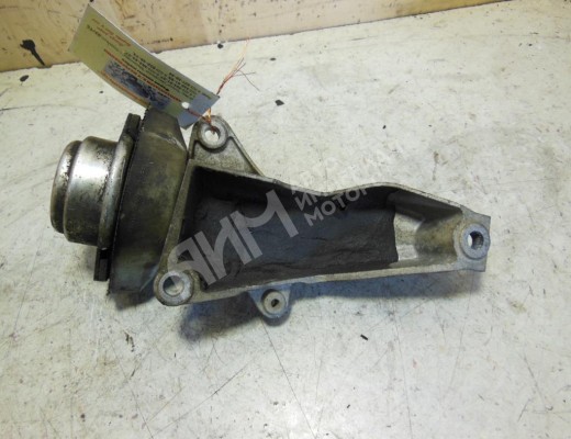 Кронштейн КПП Audi A6 Allroad C5 (4BH) 2000-2005  Audi A6 Allroad A6 Allroad C5 (4BH) 2000-2005