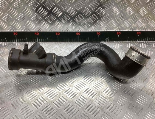 Патрубок интеркулера Mercedes C (W203) 2000-2004  Mercedes C C (W203) 2000-2004