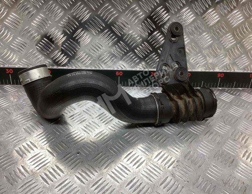 Патрубок интеркулера Mercedes C (W203) 2000-2004  Mercedes C C (W203) 2000-2004