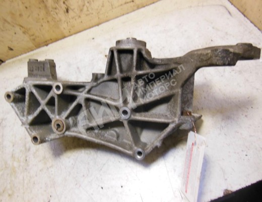 Кронштейн генератора Volkswagen Passat B5 (3B) 1996-2000  Volkswagen Passat Passat B5 (3B) 1996-2000
