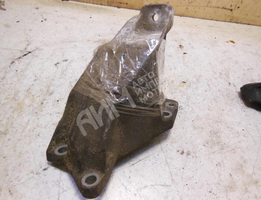 Кронштейн двигателя Audi A4 B5 (8D) 1994-1999  Audi A4 A4 B5 (8D) 1994-1999