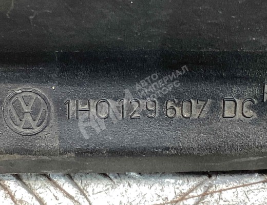 Корпус воздушного фильтра Volkswagen Golf III (1H) 1991-1997  Volkswagen Golf Golf III (1H) 1991-1997