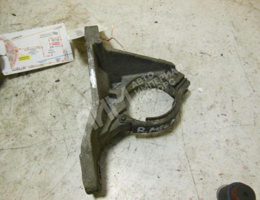 Кронштейн полуоси Renault Megane II 2002-2006  Renault Megane Megane II 2002-2006