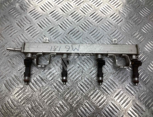 Форсунка Mazda 6 I (GG) 2005-2007 рестайлинг  Mazda 6 6 I (GG) 2005-2007 рестайлинг