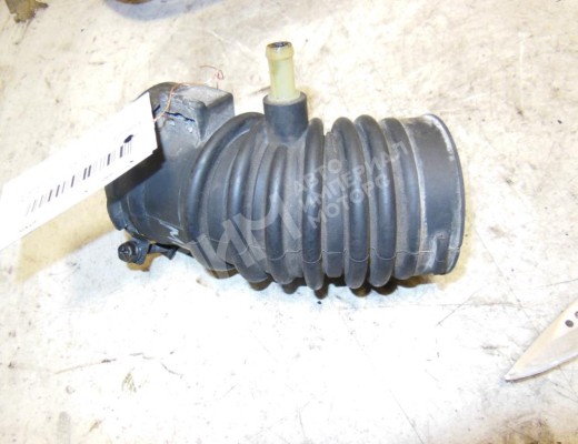 Патрубок воздушного фильтра Mazda 6 I (GG) 2005-2007 рестайлинг  Mazda 6 6 I (GG) 2005-2007 рестайлинг