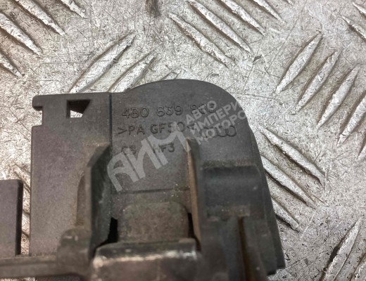 Ручка наружная задняя правая Audi A6 Allroad C5 (4BH) 2000-2005  Audi A6 Allroad A6 Allroad C5 (4BH) 2000-2005