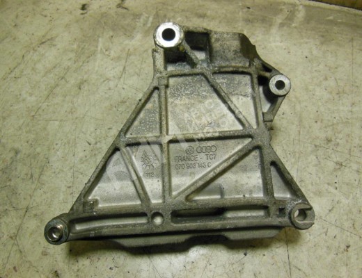 Кронштейн генератора Volkswagen Touareg I (7L) 2002-2006  Volkswagen Touareg Touareg I (7L) 2002-2006