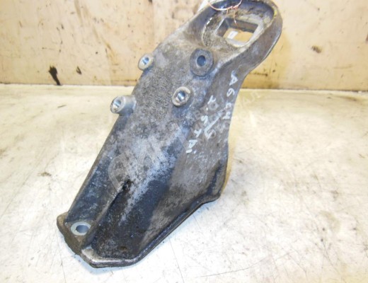 Кронштейн двигателя Audi A6 C4 (4A) 1994-1997  Audi A6 A6 C4 (4A) 1994-1997
