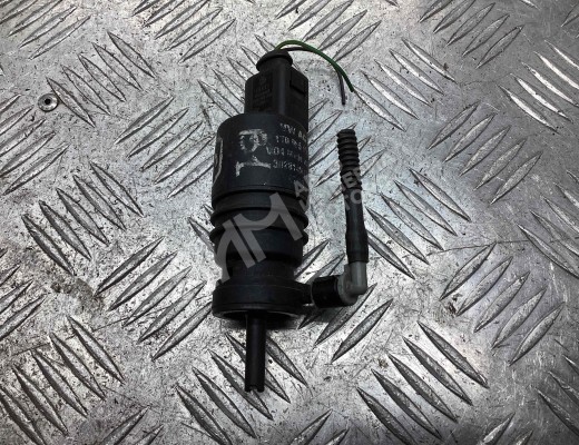 Насос (моторчик) омывателя стекла Volkswagen Passat B5 (3B) 1996-2000  Volkswagen Passat Passat B5 (3B) 1996-2000