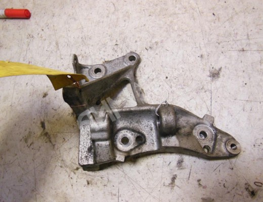 Кронштейн генератора Ford Focus II 2005-2008  Ford Focus Focus II 2005-2008