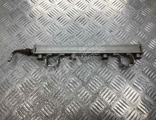 Топливная рампа Ford Focus II 2005-2008  Ford Focus Focus II 2005-2008