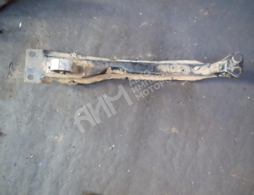 Балка под КПП Nissan Primera II (P11) 1996-2002  Nissan Primera Primera II (P11) 1996-2002