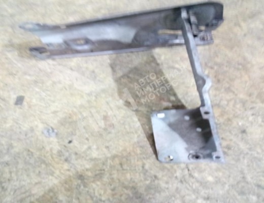 Передняя панель крепления облицовки (телевизор) Audi 80 B3 (89) 1986-1991  Audi 80 80 B3 (89) 1986-1991