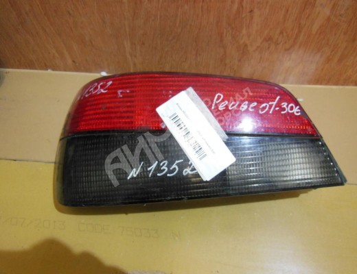Фонарь задний правый Peugeot 306 1993-2003  Peugeot 306 306 1993-2003