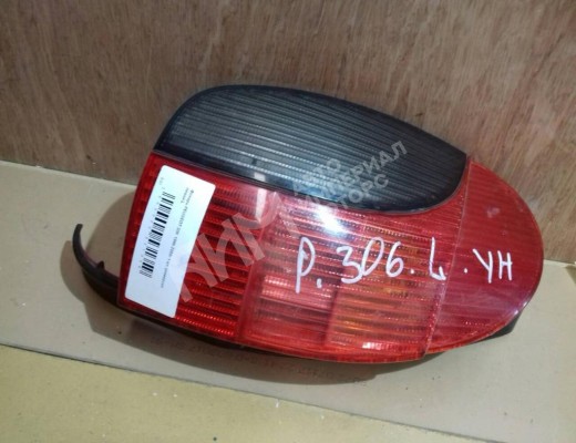 Фонарь задний левый Peugeot 306 1993-2003  Peugeot 306 306 1993-2003