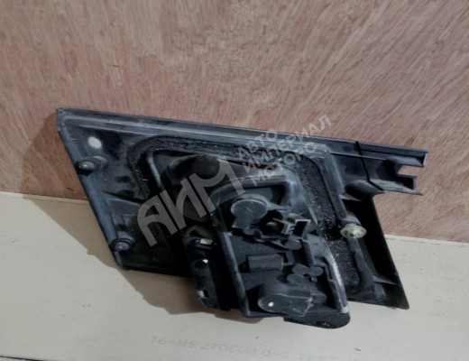 Фонарь крышки багажника правый Nissan Primera II (P11) 1996-2002  Nissan Primera Primera II (P11) 1996-2002