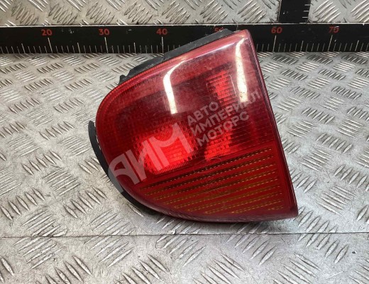 Фонарь крышки багажника правый Ford Escort V 1990-1995  Ford Escort Escort V 1990-1995