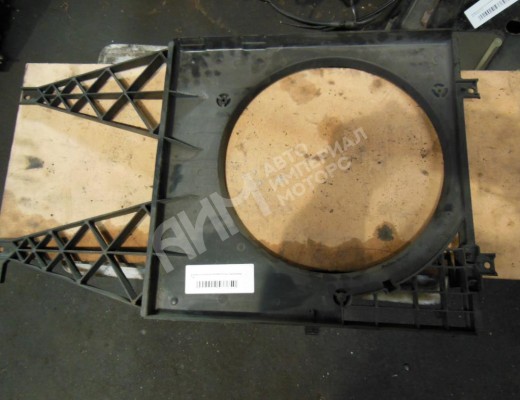 Диффузор вентилятора Volkswagen Golf IV (1J) 1997-2004  Volkswagen Golf Golf IV (1J) 1997-2004