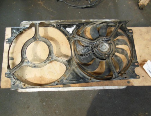 Диффузор вентилятора Volkswagen Passat B3 1988-1993  Volkswagen Passat Passat B3 1988-1993