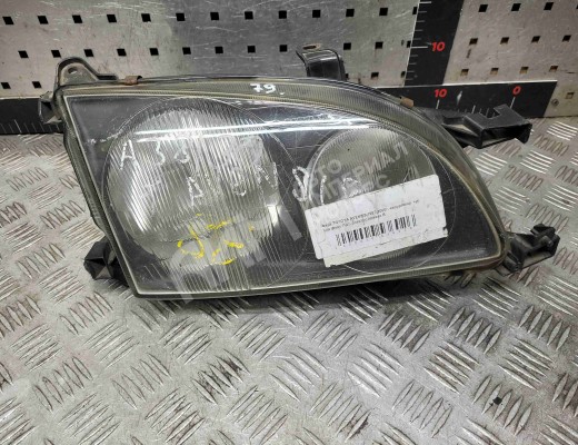 Фара правая Toyota Avensis I (T220) 1997-2003  Toyota Avensis Avensis I (T220) 1997-2003