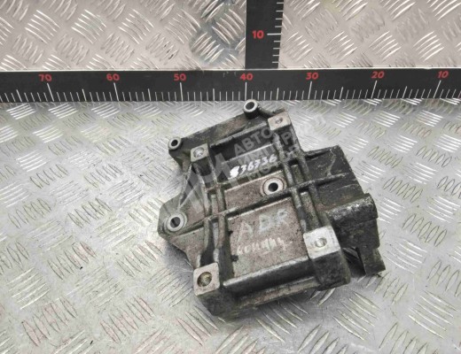 Кронштейн компрессора кондиционера Volkswagen Passat B5 (3B) 1996-2000  Volkswagen Passat Passat B5 (3B) 1996-2000