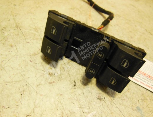 Кнопка стеклоподъемника Volkswagen Touareg I (7L) 2002-2006  Volkswagen Touareg Touareg I (7L) 2002-2006