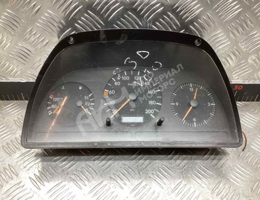 Щиток приборов (приборная панель) Mercedes Vito I (W638) 1996-2003  Mercedes Vito Vito I (W638) 1996-2003