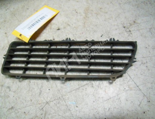 Заглушка (решетка) в бампер передний Seat Ibiza II (6K) 1993-2002  Seat Ibiza Ibiza II (6K) 1993-2002