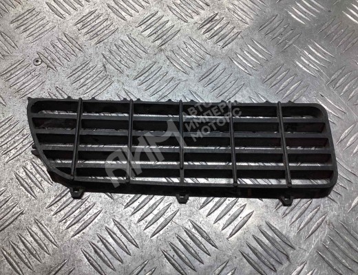 Заглушка (решетка) в бампер передний Seat Ibiza II (6K) 1993-2002  Seat Ibiza Ibiza II (6K) 1993-2002