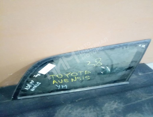 Стекло кузовное боковое правое Toyota Avensis I (T220) 1997-2003  Toyota Avensis Avensis I (T220) 1997-2003