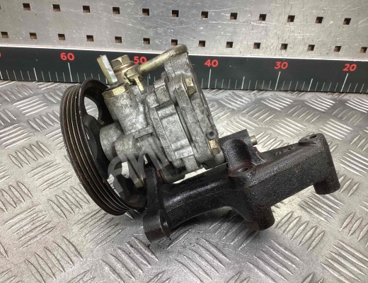 Насос гидроусилителя руля Mazda 323 V (BA) 1994-1998  Mazda 323 323 V (BA) 1994-1998