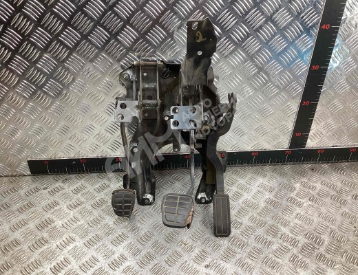 Узел педальный (блок педалей) Volkswagen Passat B3 1988-1993  Volkswagen Passat Passat B3 1988-1993