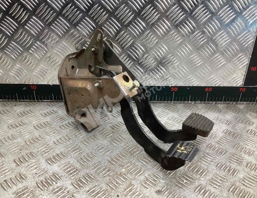 Узел педальный (блок педалей) Peugeot 206 (2A/2E) 1998-2003  Peugeot 206 206 (2A/2E) 1998-2003