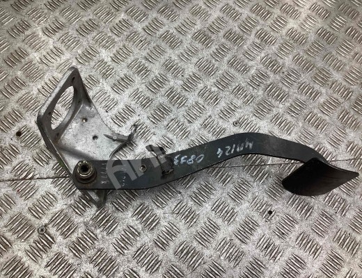 Педаль тормоза Mercedes E (W124) 1985-1996  Mercedes E E (W124) 1985-1996