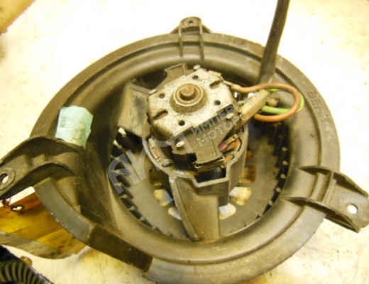 Моторчик печки Mercedes 190 (W201) 1982-1993  Mercedes 190 190 (W201) 1982-1993