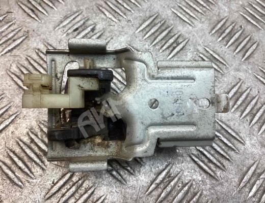 Ручка внутренняя передняя правая Mazda 626 IV (GE/GV) 1992-1997  Mazda 626 626 IV (GE/GV) 1992-1997