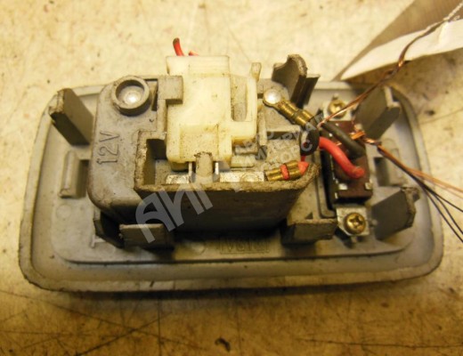Фонарь салона (плафон) Toyota Yaris II (XP90) 2005-2011  Toyota Yaris Yaris II (XP90) 2005-2011