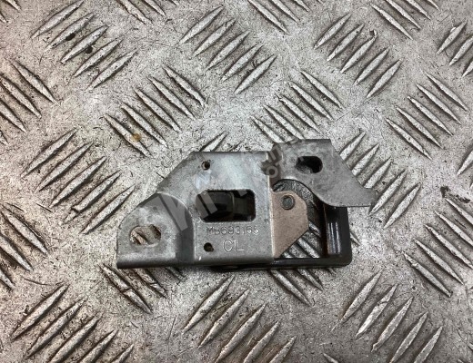 Ручка внутренняя передняя левая Mitsubishi L200 II 1986-1996  Mitsubishi L200 L200 II 1986-1996