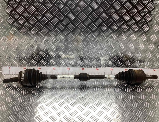 Полуось передняя правая (приводной вал, ШРУС) Nissan Primera II (P11) 1996-2002  Nissan Primera Primera II (P11) 1996-2002