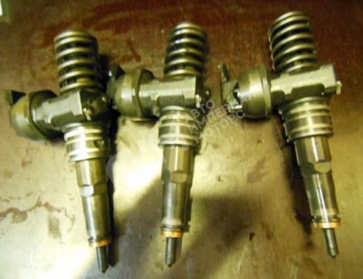 Форсунка Volkswagen Golf V (1K) 2004-2009  Volkswagen Golf Golf V (1K) 2004-2009