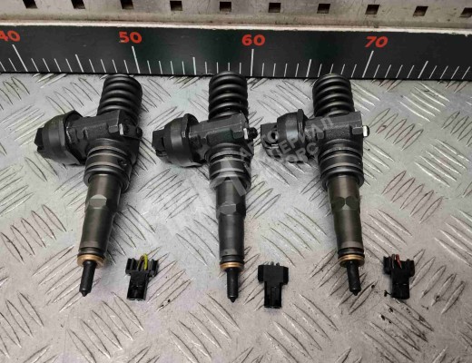 Форсунка Volkswagen Golf V (1K) 2004-2009  Volkswagen Golf Golf V (1K) 2004-2009