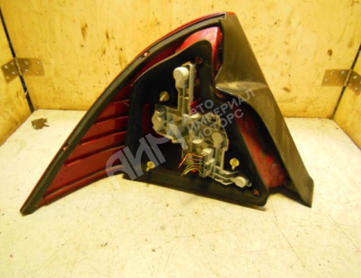 Фонарь задний правый Ford Mondeo III 2000-2003  Ford Mondeo Mondeo III 2000-2003