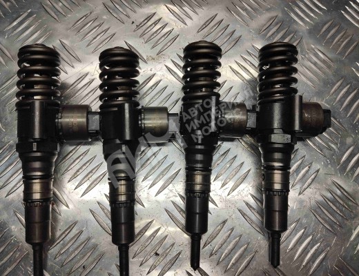 Форсунка Volkswagen Touran I (1T) 2006-2010 рестайлинг  Volkswagen Touran Touran I (1T) 2006-2010 рестайлинг