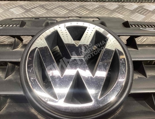 Решетка радиатора Volkswagen Touran I (1T) 2003-2006  Volkswagen Touran Touran I (1T) 2003-2006