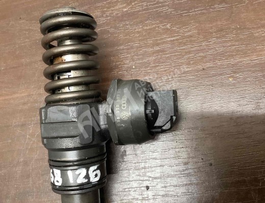 Форсунка Volkswagen Golf V (1K) 2004-2009  Volkswagen Golf Golf V (1K) 2004-2009